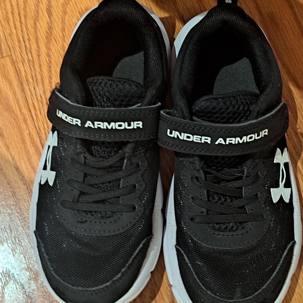 Under Armour Kids Black Sneakers